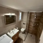 A&a With Balcony Appartamento Kalamata