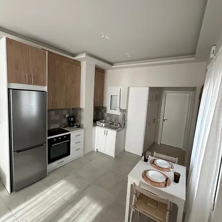 A&a With Balcony Apartment *